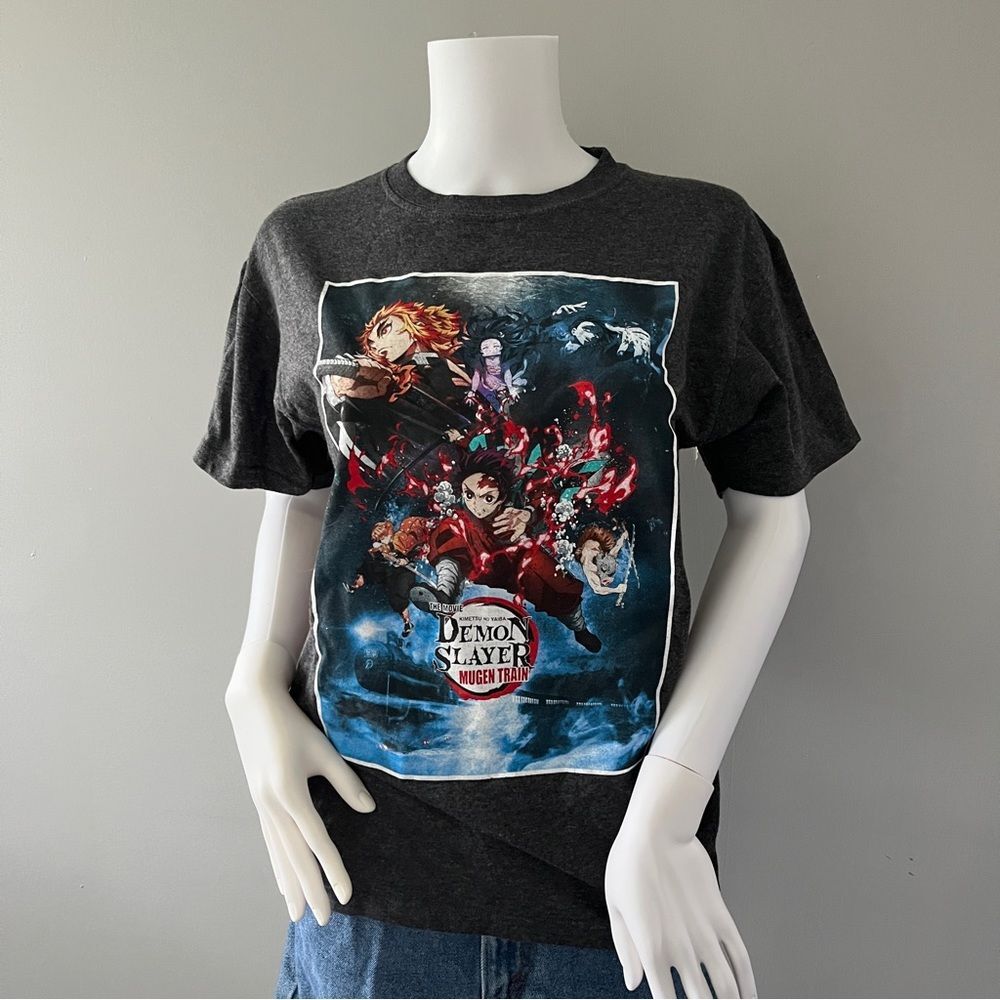 Demon Slayer Kimetsu no YaibaThe Movie Graphic T-Shirt Anime Size Small